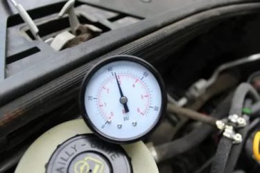 Чем измерить давление в топливной рампе?