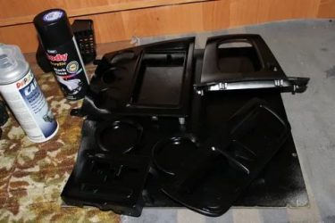 Чем покрасить пластик в машине?