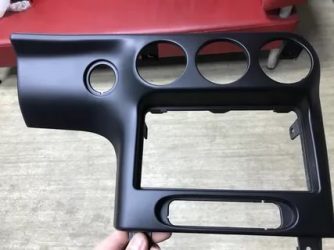 Чем покрасить пластик в машине?