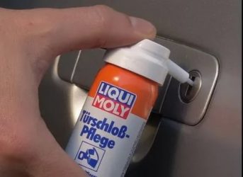 Чем смазать личинку замка двери автомобиля?