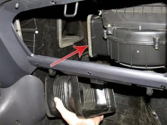 Где находится фильтр салона на дэу матиз?