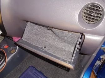 Где находится фильтр салона на дэу матиз?