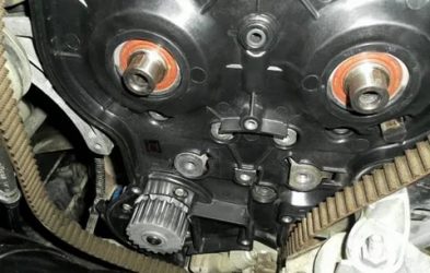 Где находится помпа на приоре?