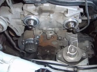 Где находится помпа на приоре?