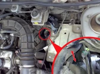 Где стоит датчик скорости на калине?