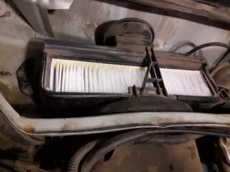 Где стоит фильтр салона на дэу нексия?