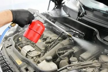 Как безопасно помыть двигатель автомобиля?