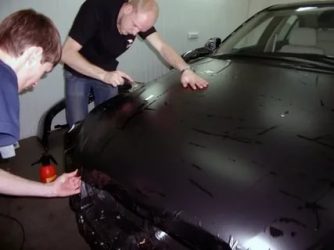 Как клеить пленку на авто своими руками?