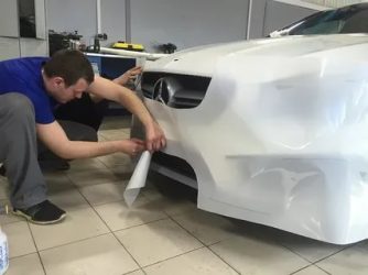 Как клеить пленку на авто своими руками?