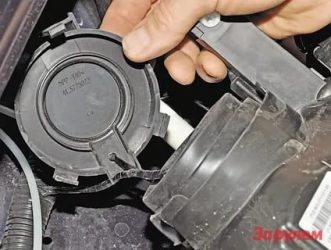 Как менять лампу ближнего света на гранте?