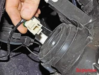 Как менять лампу ближнего света на гранте?