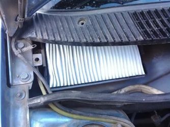 Как менять салонный фильтр на калине?