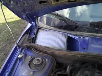 Как менять салонный фильтр на калине?