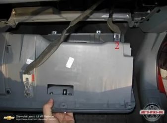 Как менять салонный фильтр на лачетти?