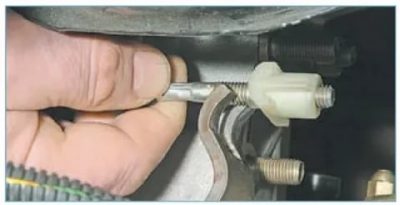 Как настроить трос сцепления на приоре?