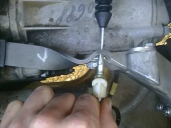 Как настроить трос сцепления на приоре?