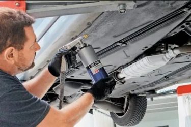 Как обработать автомобиль антикором своими руками?