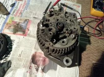 Как определить поломку генератора автомобиля?