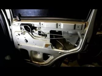 Как открыть дверь задка нива шевроле?