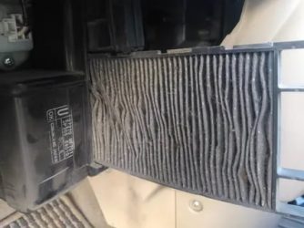 Как почистить салонный фильтр автомобиля ниссан?