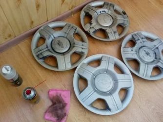 Как покрасить колпаки на колеса своими руками?