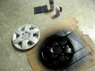 Как покрасить колпаки на колеса своими руками?