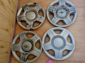 Как покрасить колпаки на колеса своими руками?