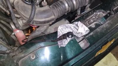 Как поменять датчик детонации на ниве шевроле?