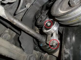 Как поменять приводной ремень на ниссан жук?