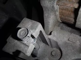 Как поменять приводной ремень на ниссан жук?