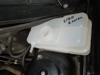 Как поменять расширительный бачок на приоре?