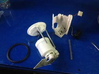 Как поменять топливный фильтр на камри 40?