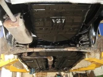 Как правильно обработать днище автомобиля своими руками?