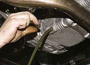 Как правильно слить масло с двигателя?