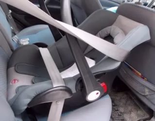Как прицепить автокресло в машину?