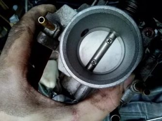 Как промыть дроссельную заслонку на калине?