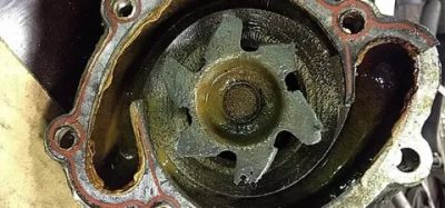 Как проверить работоспособность помпы на автомобиле?