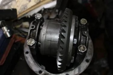 Как работает блокировка на ниве шевроле?