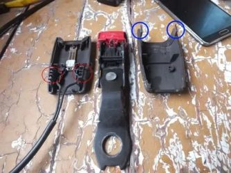 Как разобрать крепеж ремня безопасности?