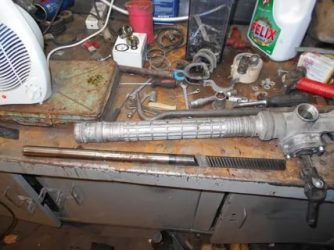 Как разобрать рулевую рейку на калине?