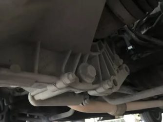 Как слить масло с коробки приора?