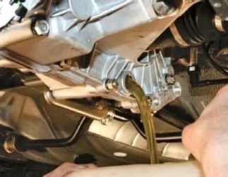 Как слить масло с коробки приора?