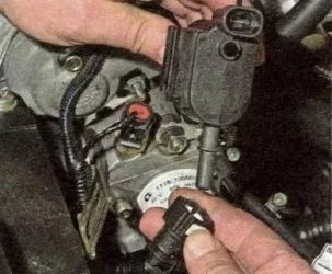 Как снять адсорбер на калине?