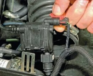 Как снять адсорбер на калине?