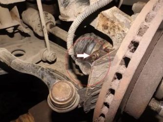 Как снять датчик абс лачетти?