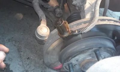 Как снять датчик абс лачетти?