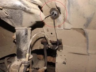 Как снять датчик абс лачетти?