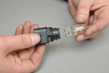 Как снять лампочку ДХО на гранте?