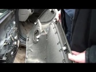 Как снять обшивку передней двери на калине?