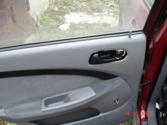 Как снять обшивку водительской двери шевроле лачетти?